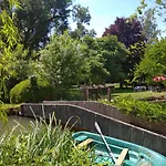 Le Au Pied Des Chevaux Hébergement de vacances *