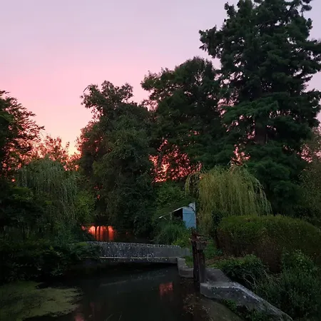 Le Au Pied Des Chevaux * Baugé