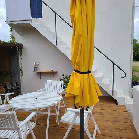 Le Au Pied Des Chevaux *