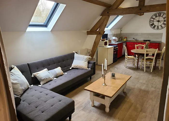 Le Au Pied Des Chevaux Дом отдыха Bauge-en-Anjou