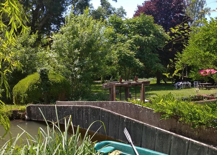 Le Au Pied Des Chevaux 度假居 *