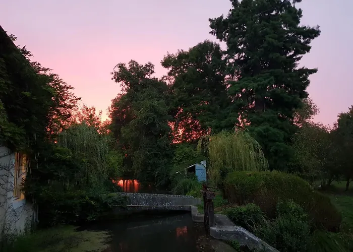 Le Au Pied Des Chevaux * Baugé
