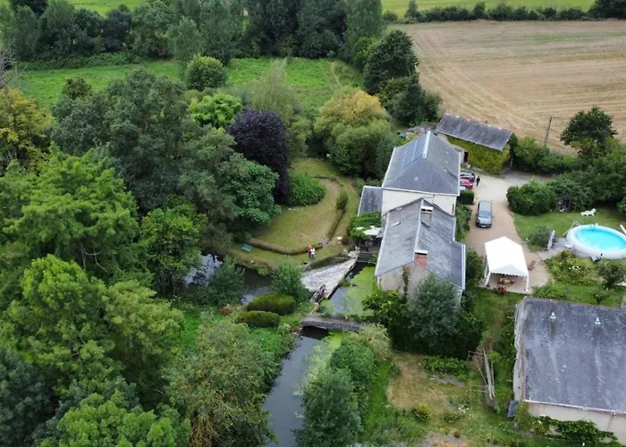 Le Au Pied Des Chevaux Bauge-en-Anjou